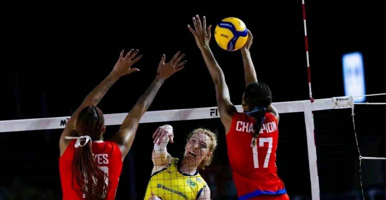 巴西选手在排球比赛中获得银牌 巴西选手在排球比赛中获得银牌