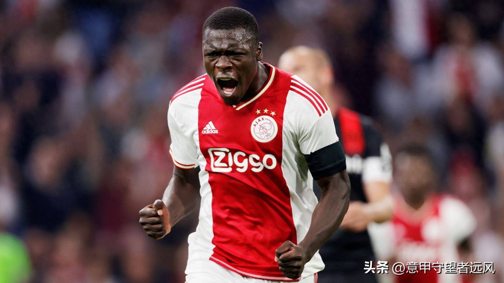 阿贾克斯客场逼平拜仁，延续不败战绩的简单介绍