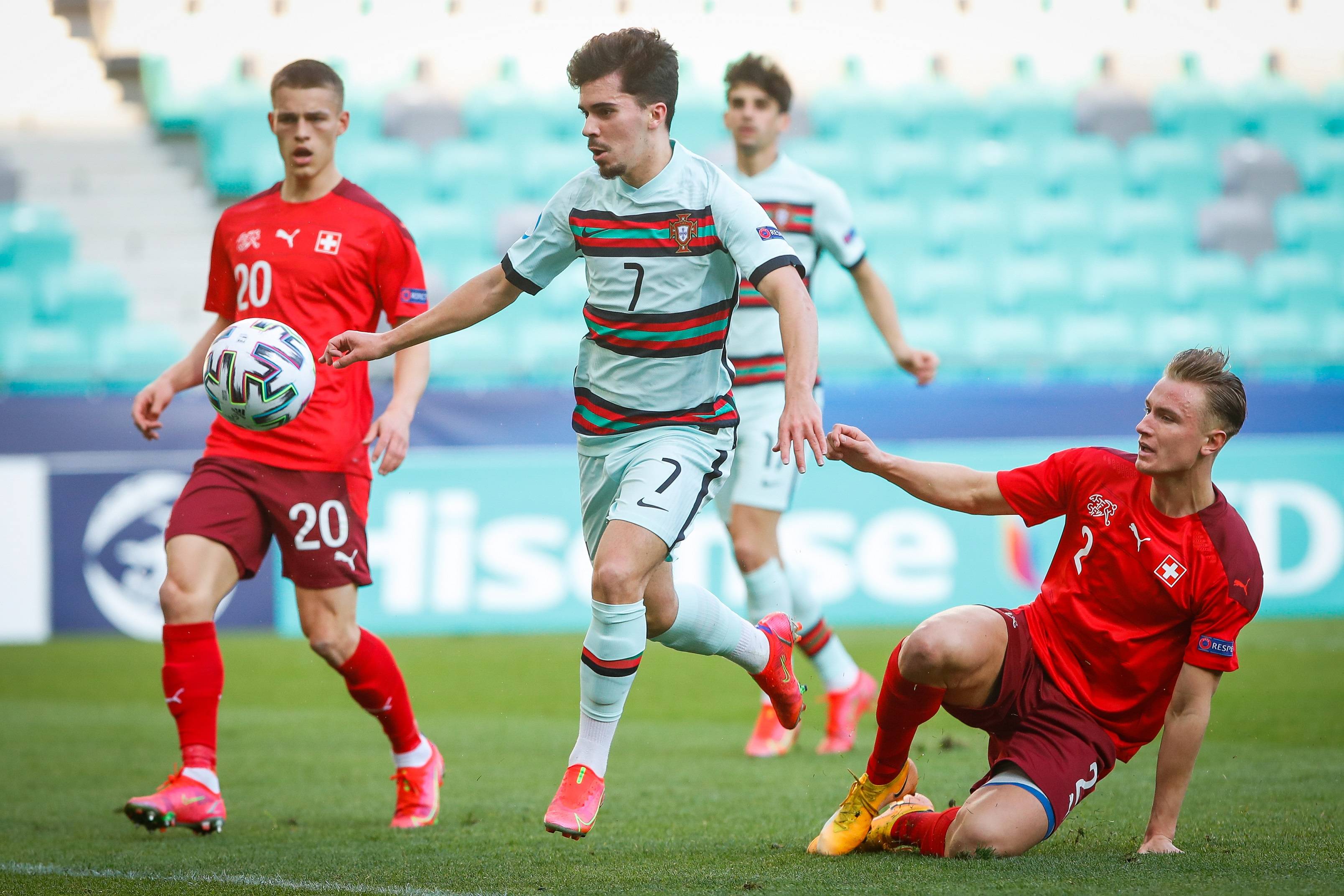 格鲁吉亚队在主场比赛中势不可挡 格鲁吉亚队在主场比赛中势不可挡