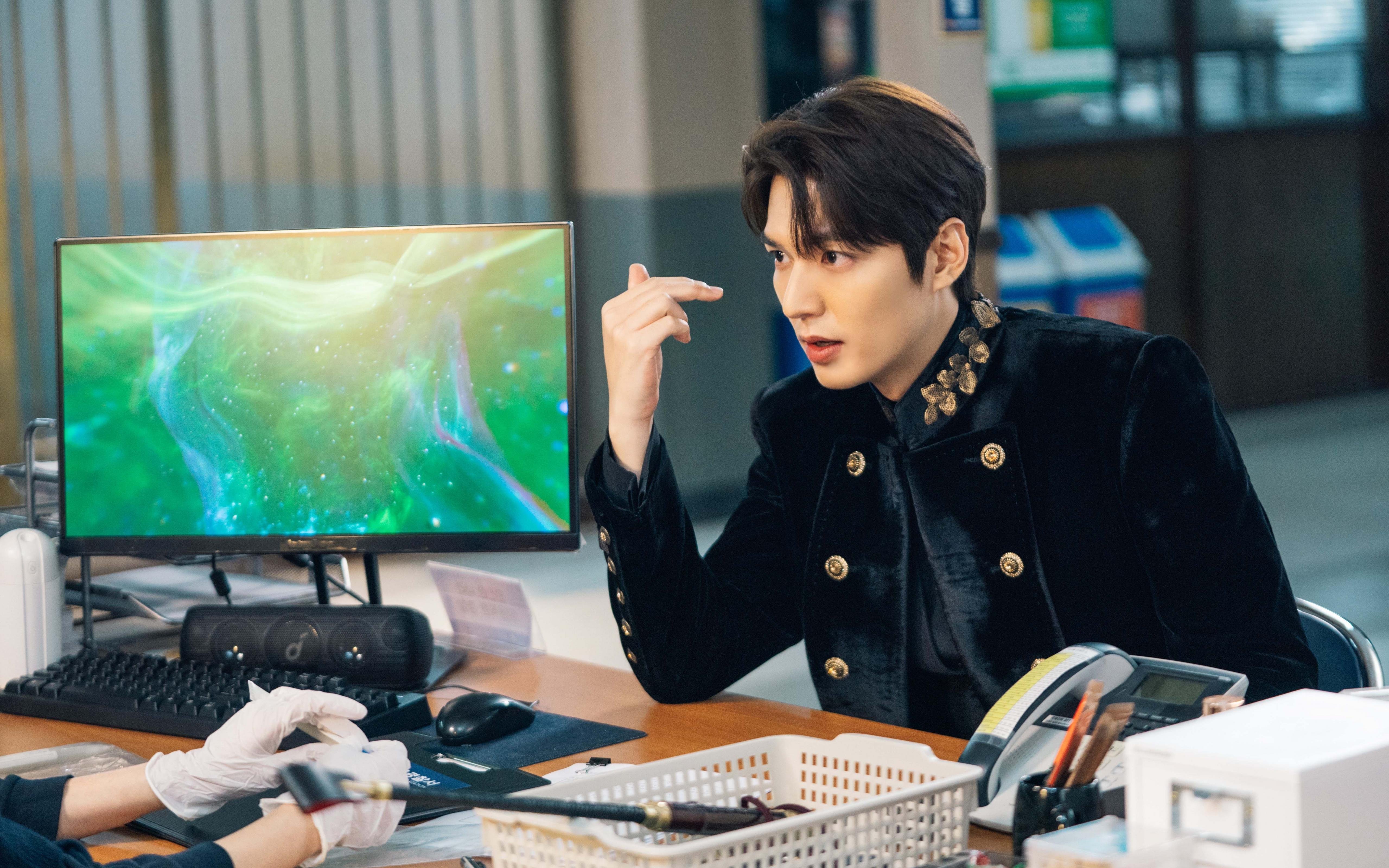 王者在平行宇宙,乔治的绿茵神迹与他的丹佛宿敌们