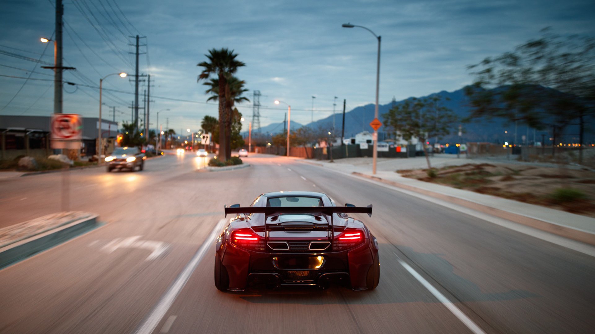 开云sport-暗夜与猎手,当沉默的福克斯在绝境中发出唯一的声音