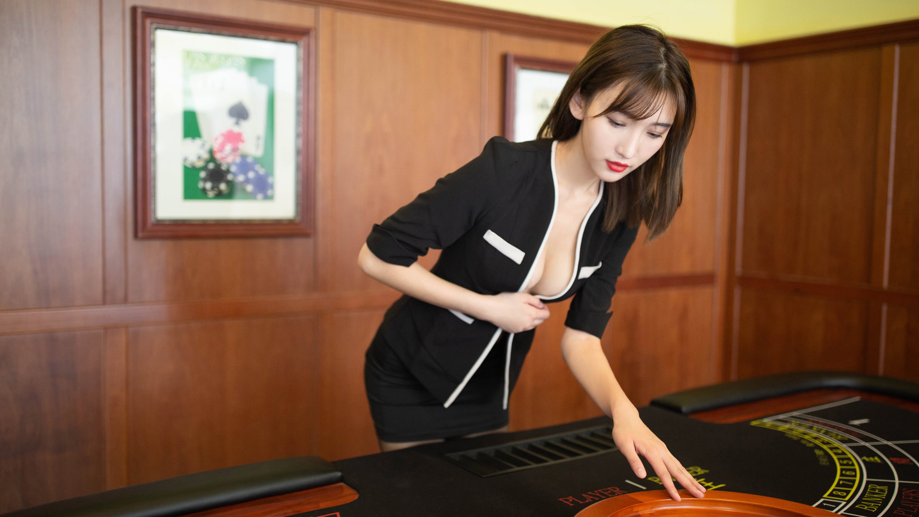 绝境神祇,当篮球坠落四秒—伦纳德抢七夜的沉默救赎