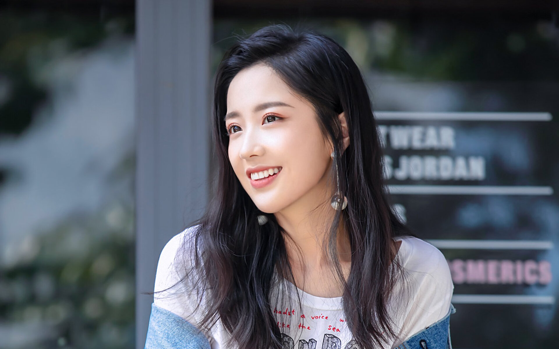 开云体育APP下载-老将定乾坤,杜兰特末节统治攻防,火箭力克雄鹿显强队风范