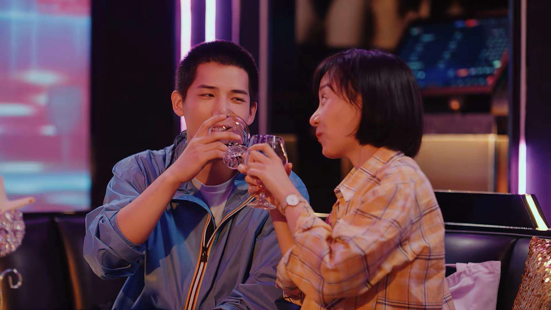 开云体育登录-NBA跨界之夜,当克瓦拉茨赫利亚闯入赛场谱写绿色乐章