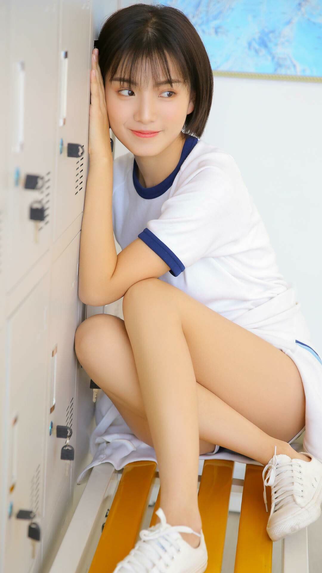 C罗的完美艺术，在比利时对阵冰岛的赛场上绽放异彩